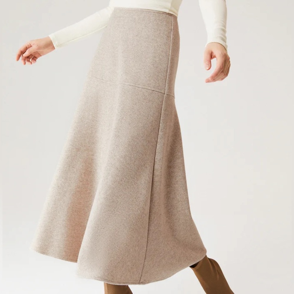 NWT OGL CashSoft
Wool-like Flared Maxi Skirt